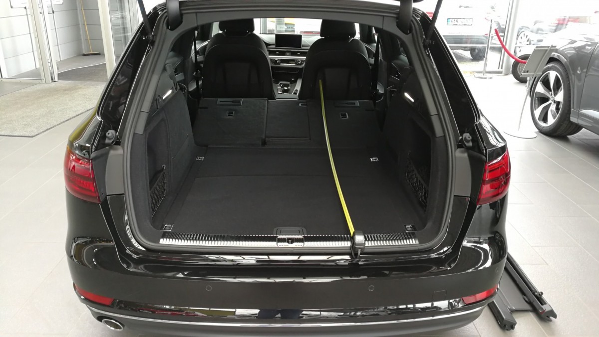 Audi A4 B7 B8 B9 exclusive trunk mat with load edges for avant mattress