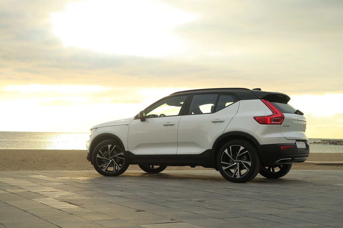 Volvo V90 Cross Country >> Sleeping in the Volvo XC40 Volvo V90 Cross Country >> Sleeping in the Volvo XC40