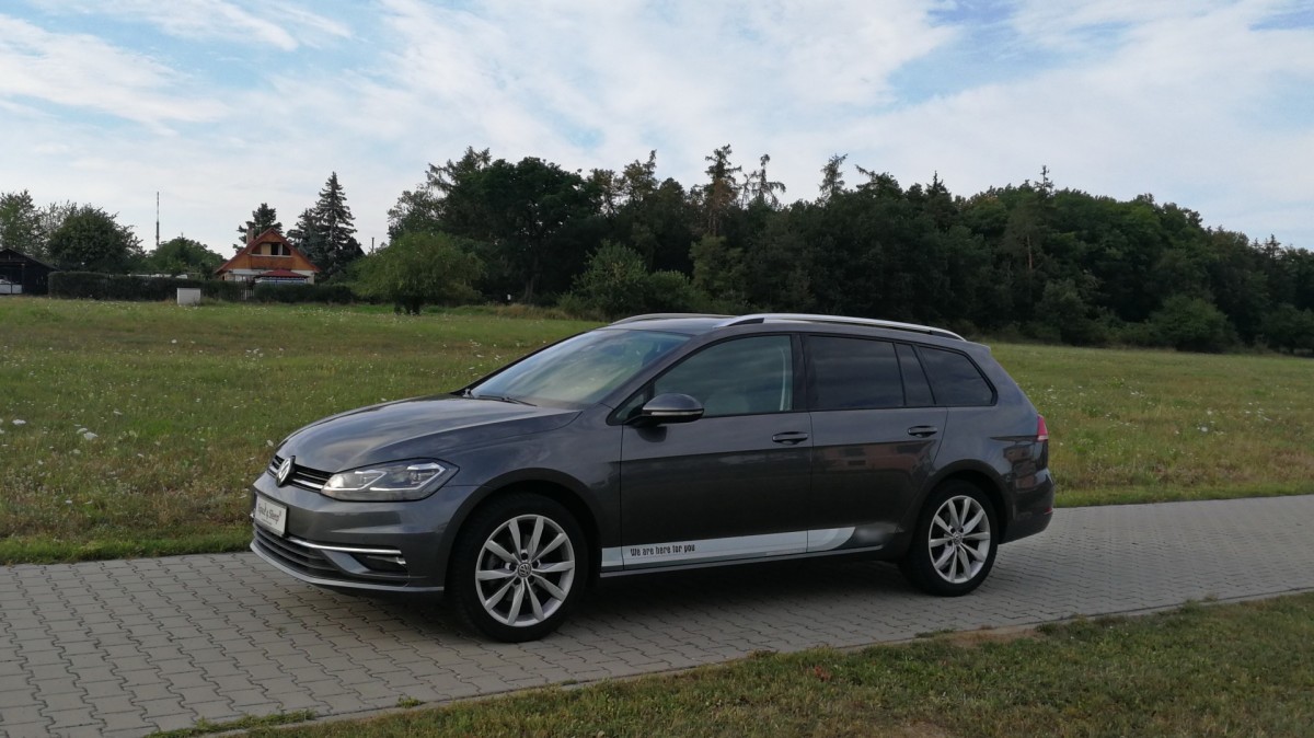 Sleeping in car VW Golf Variant 7