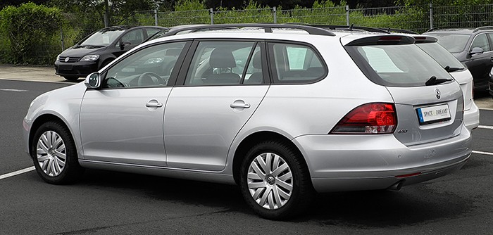 Vrijgevigheid wanhoop Leesbaarheid Sleeping in the car VW Golf Variant 6