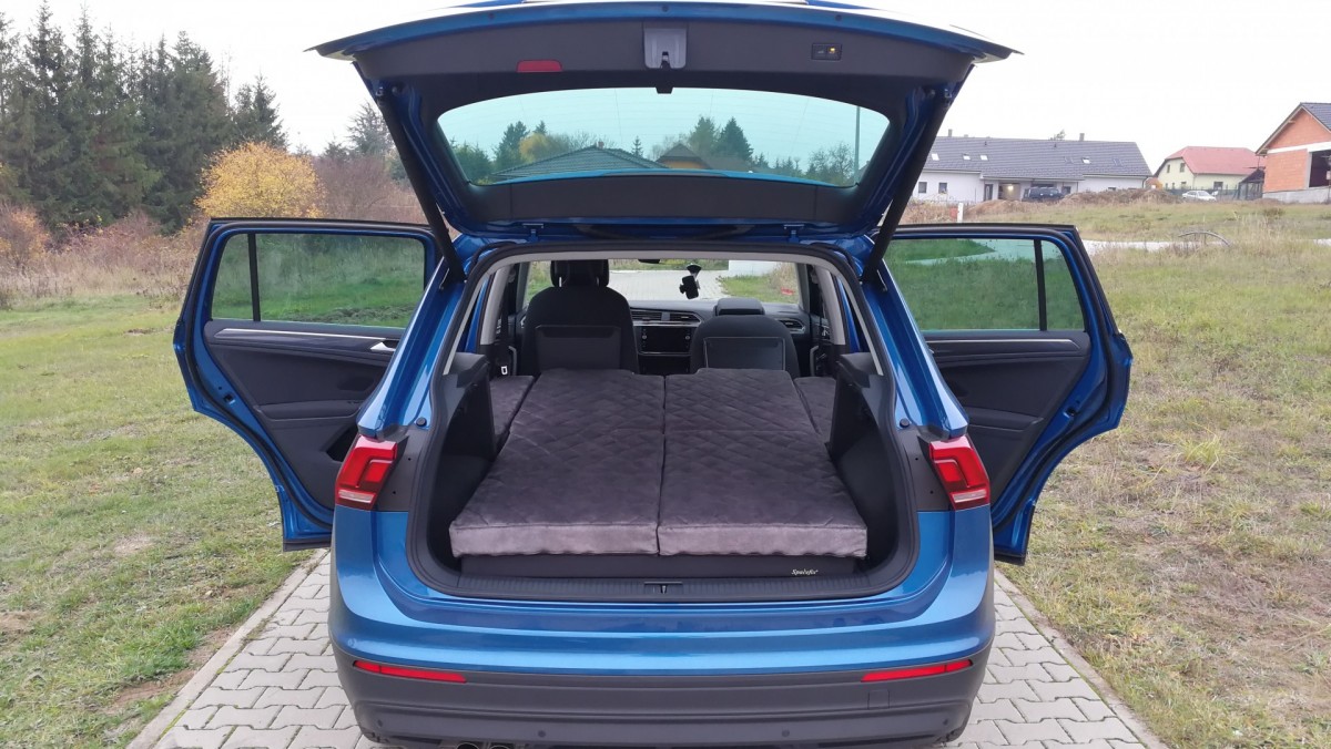 Sleeping in the car VW Tiguan 2