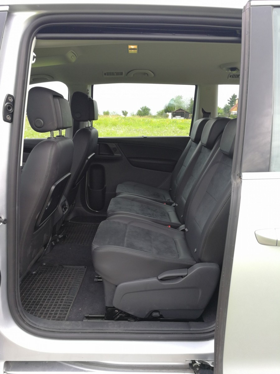 Volvo V60 Cross Country >> Sleeping in the car VW Sharan Volvo V60 Cross Country >> Sleeping in the car VW Sharan