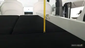   The durable grey Portable car mattress - SPACEBED® in the Xpeng G6 trunk is firmly supported by the Leveling System S4D.