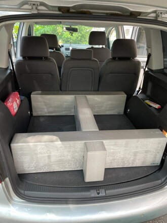 Floor levelling system - 3 pieces (height 24 cm), for the VW Touran (older models 2003–2015)